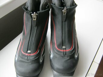 Junior běžkařské boty V3TEC Cruise Pro velikost 33, SNS - 3