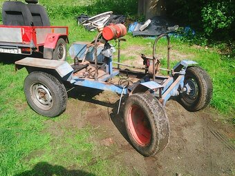 torzo domaděl traktůrku - 3