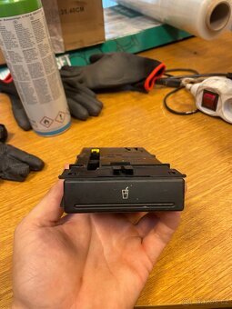 Audi A2 držák nápojů - 3