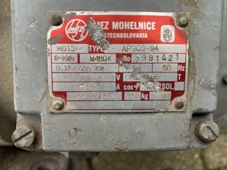 Elektromotor s převodovkou - 3
