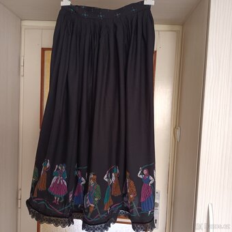 2x bavorská sukně - 3