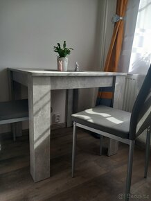 Jídelní stůl + 2 židle - 3