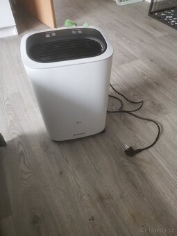Prodám odvlhčovač Rohnson R-91412-perfektní stav - 3