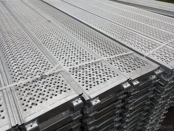 Prodám rámové lešení L73(layher,alfix) sestava 124,8m2. - 3
