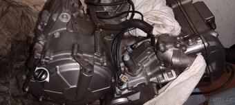 Motor Honda CB 600 f Hornet - 3
