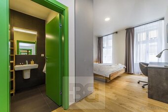 Vybavený samostatný pokoj s vlastní koupelnou v bytě u metra - 3