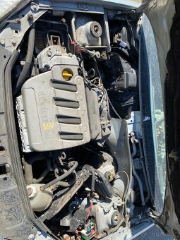Renault Clio 2 - 1.6 16V - 3