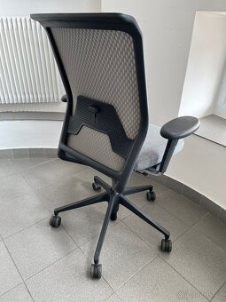 kancelářská židle Vitra ID Mesh - top stav - 3