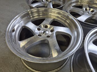 Disky 5x114.3 R19 Japan Racing JR15 - 3