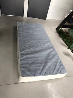 pružinová matrace Ikea - 3