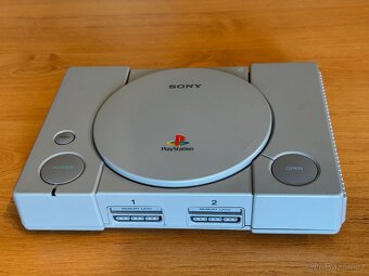 PlayStation 1 SCPH-1002 - 3
