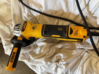 Bruska Dewalt 125mm dwe4357 - 3