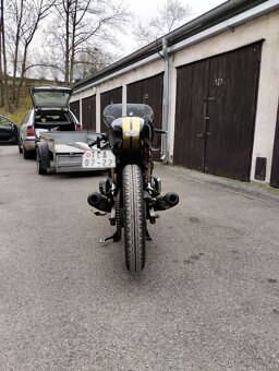 Suzuki GSX 500 - 3