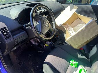 Mazda 5 2.0i náhradní díly - 3