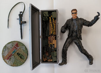 Vzácná figurka T-850 Terminator s rakví od firmy McFarlane - 3