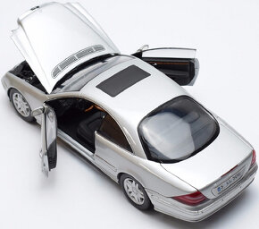 1:18 Rarita Mercedes S-Coupe CL500 W215 Autoart - 3