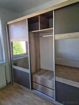 Šatní skříň - 3