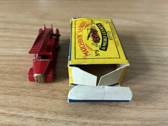 Matchbox RW 9 DENNIS FIRE ESCAPE ENGINE - 3