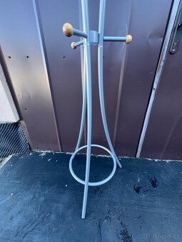 Věšák stojanový - 3