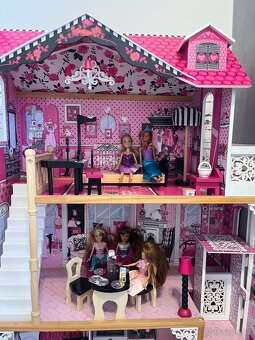 Domeček pro Barbie - 3