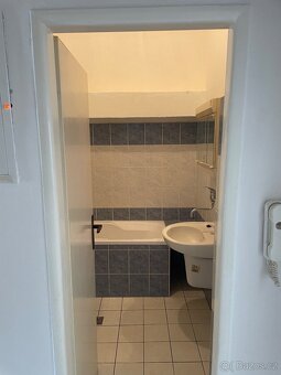 Pronajmu byt na náměstí ve Vimperku - 3