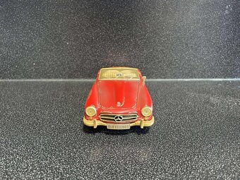 Mercedes Benz 190 SL 1:18 - 3
