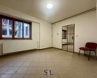 Nabízíme k pronájmu nebytový prostor v centru města Česká Lí - 3