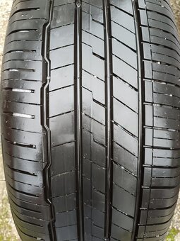 Prodám 4 ks. originál letní pneu o rozměrech : 235/55 R19 - 3