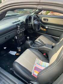 toyota mr2 - 2004 -automat .kabrio-náhradní díly - 3