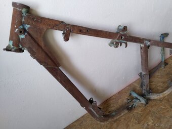 Jawa pérák, Ogar 350 - rám a nádrž - 3
