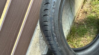 Pneu Pirelli 235/45 R19 - 3
