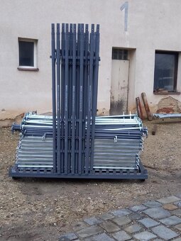 lešení na stavbu - 3