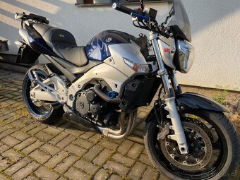Suzuki GSR 600 - 3