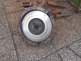 setrvačník zetor 8011 - 3