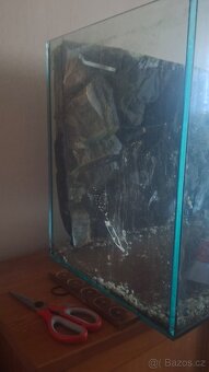 Prodám akvárium 220l - 3