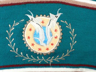 Zelený chlapecký svetr s proužky vel.110 - 3