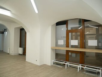 Pronájem restaurace 127m2 v centru města - 3