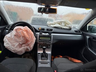 VW Passat B7 tmavě modrá - 3