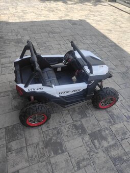 prodám dětské elektrické autíčko 4x4 UTV MX - 3