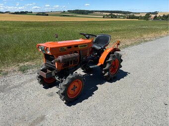 JAPONSKÝ MALOTRAKTOR KUBOTA B6001 4X4 - 3