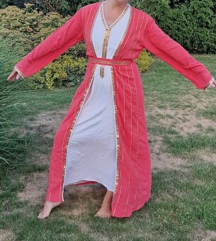 Dlouhé šaty s kamínky Dubaj styl - 3