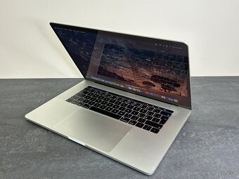 MacBook Pro 15'' 2018 / i7 / 16GB / 512GB SSD - DPH - 3