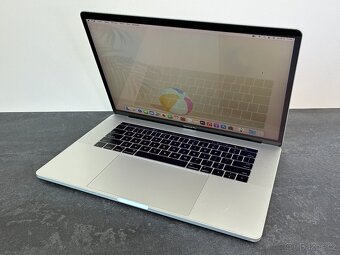 MacBook Pro 15'' 2016 / i7 / 16GB / 512GB SSD - DPH - 3