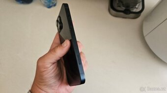 Vymením Apple iPhone 14 tmavý 128GB - 3