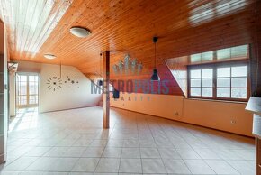 Prodej vícegeneračního domu 480 m², pozemek 816 m², Husinec - 3