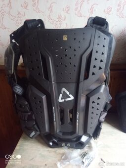 Leatt chest protektor - 3