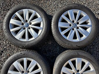 Alu orig letni sada Volkswagen 5x112 7J ET45 215/55 R16 M - 3