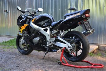 Honda CBR 900RR Fireblade SC33 - 3