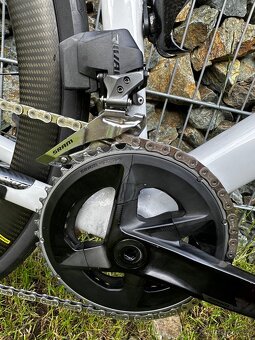Specialized Roubaix, karbon rám, karbon kola, SRAM eTAP - 3