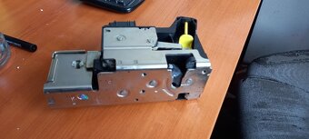 Zámek 5 dveří Ford Tranzit connect - 3
